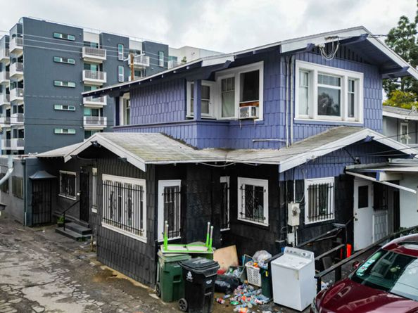 4913 Melrose Avenue, Los Angeles CA 90029