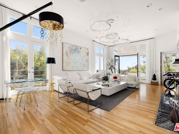 9314 Lloydcrest Drive, Beverly Hills CA 90210