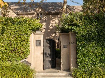 1614 N Fairfax Avenue