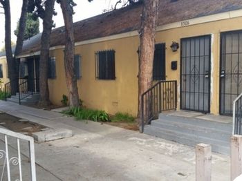 8504 S San Pedro Street