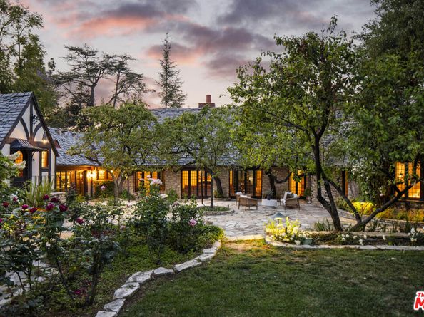 4934 Queen Florence Lane, Woodland Hills CA 91364