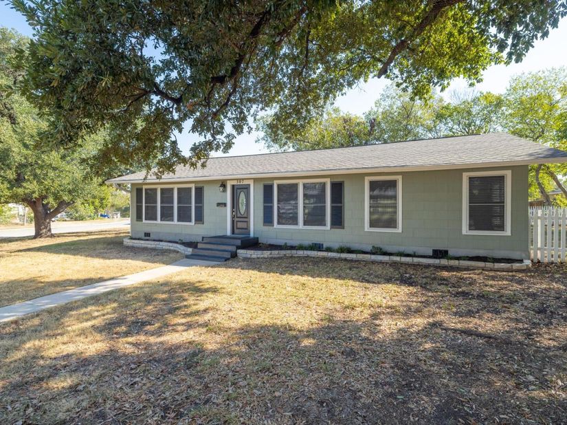 307 N Black ST, Round Rock TX 78664