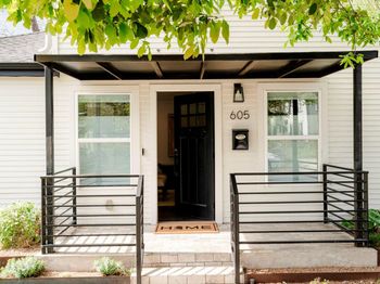 605 Harris Ave