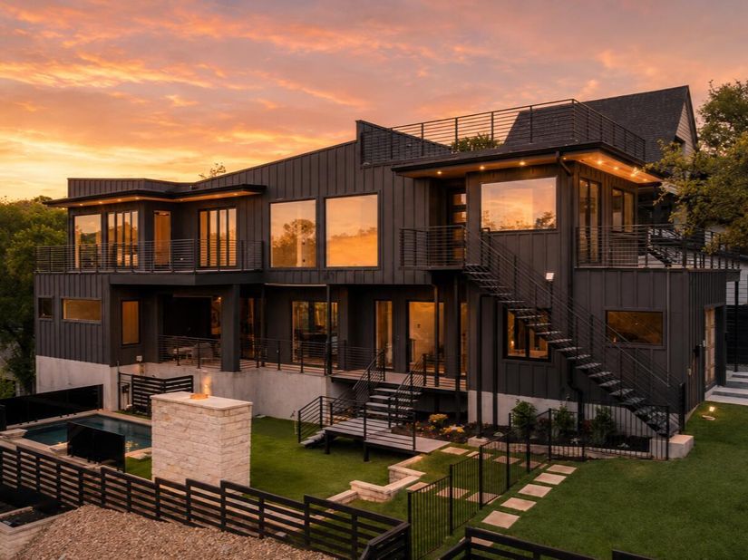 2208 Montclaire ST, Austin TX 78704