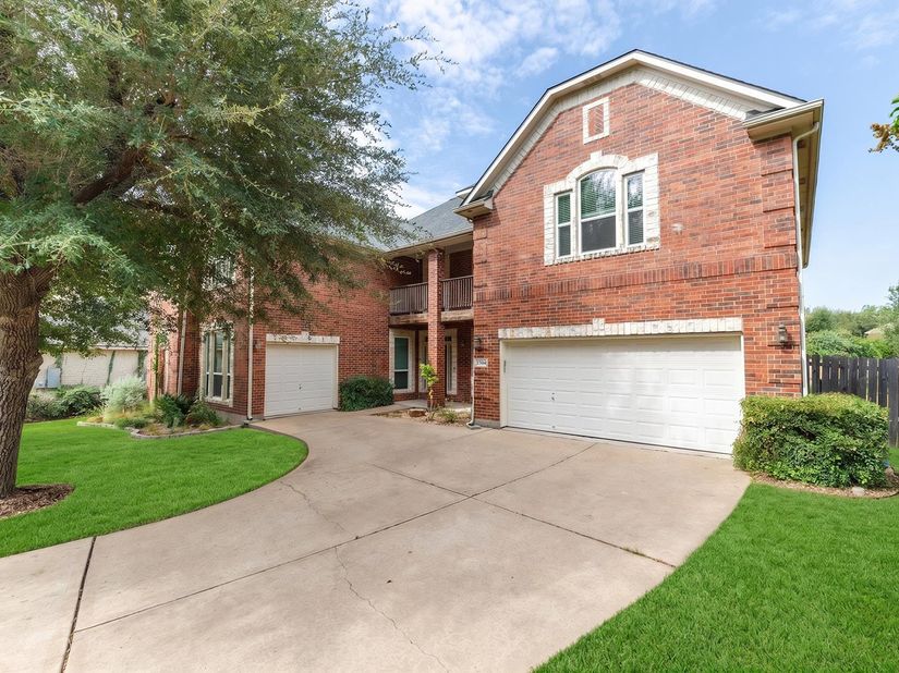 2704 Covington PL, Round Rock TX 78681
