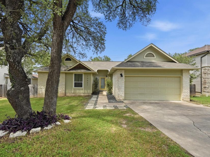 12047 Lincolnshire DR, Austin TX 78758