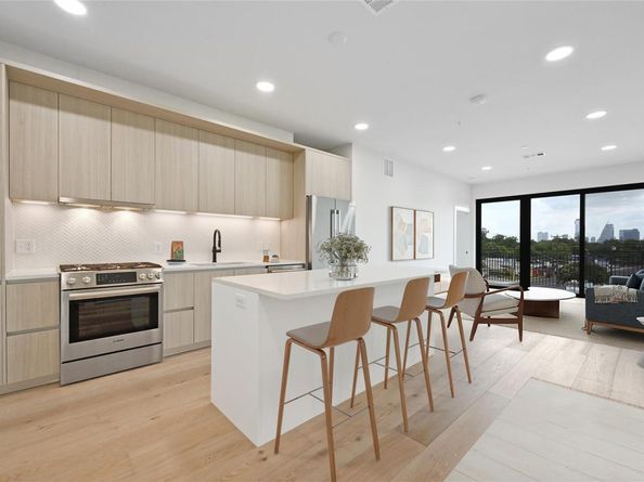 2209 S 1st ST 309, Austin TX 78704