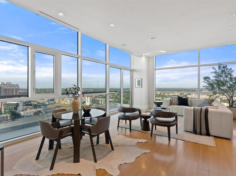 555 E 5th ST 2901, Austin TX 78701
