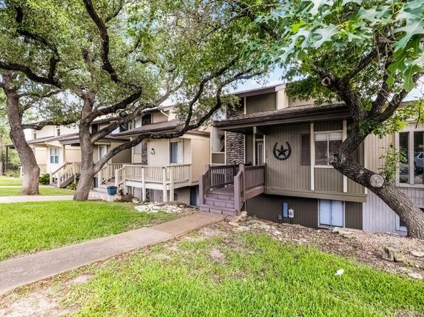 229 Comanche LN, Point Venture TX 78645