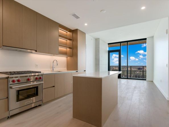 610 Davis ST 4005, Austin TX 78701