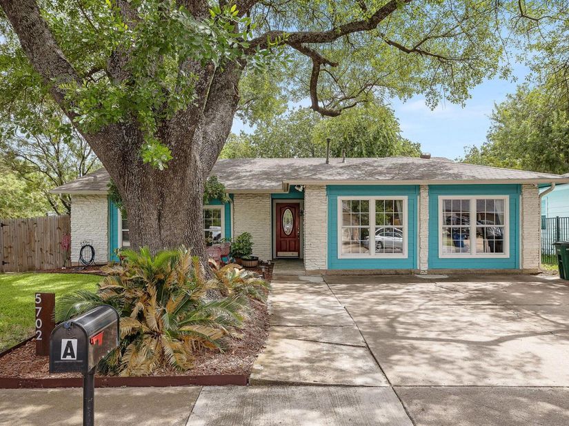 5702 Palo Blanco LN A, Austin TX 78744