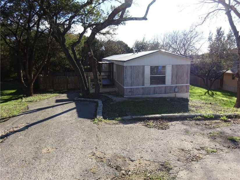 21329 Choctaw CV, Lago Vista TX 78645
