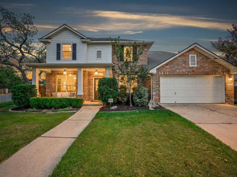 8901 Ovalla DR, Austin TX 78749