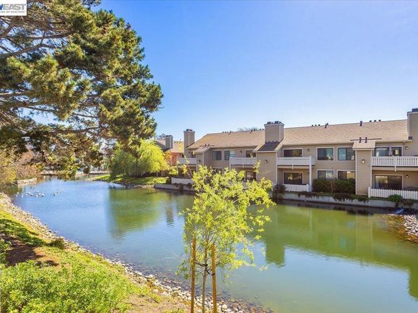 130 Lakeshore Ct, Richmond CA 94804