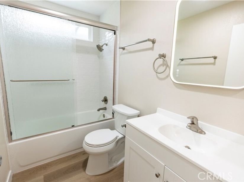 581 W Alton G, Santa Ana CA 92707
