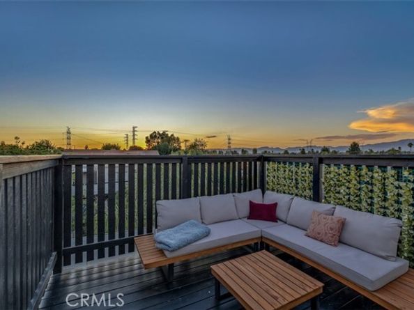 18645 Hatteras Street 230, Tarzana (los Angeles) CA 91356