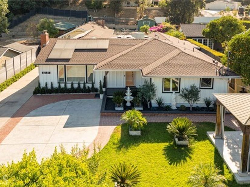 10431 Johanna Street, Burbank CA 91040