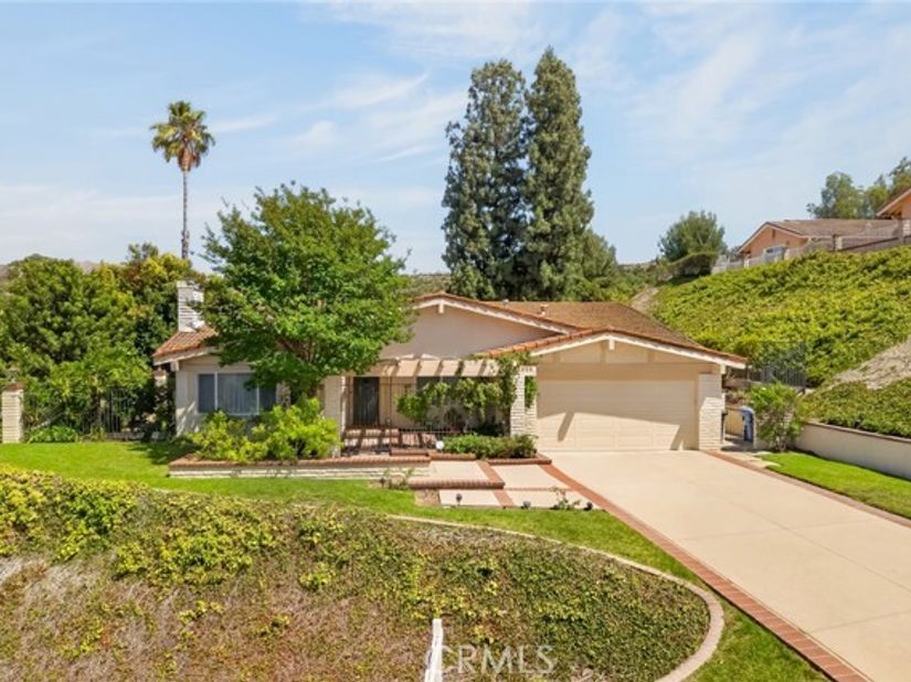 1526 S Fairway Knolls, West Covina CA 91791