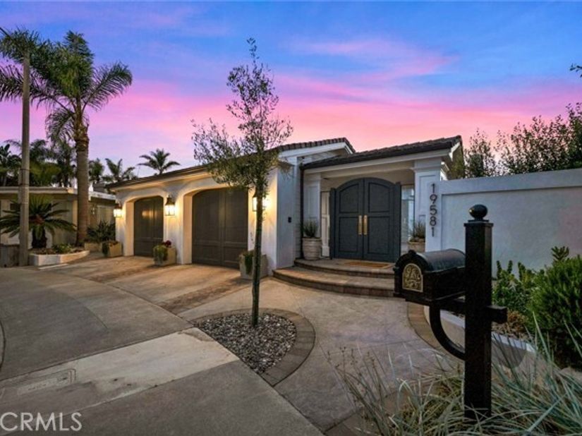 19581 Summer Breeze, Huntington Beach CA 92648