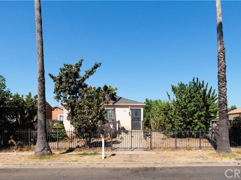 2069 Lewis, Long Beach CA 90806