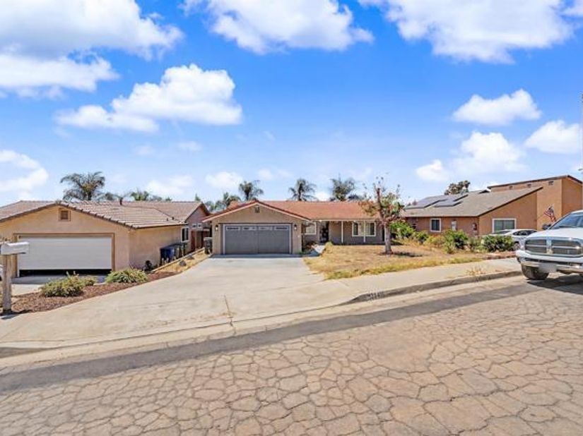 1284 Bates Ln, El Cajon CA 92021