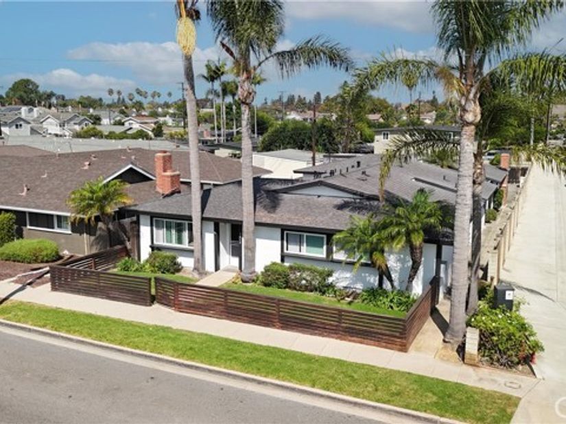 2515 Orange Avenue, Costa Mesa CA 92627