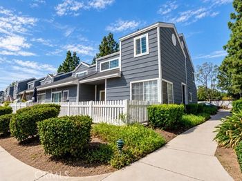 2233 S Fern