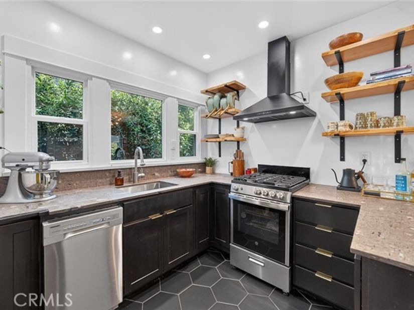 523 Olive, Long Beach CA 90802