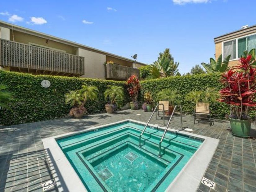 8548 Via Mallorca E, La Jolla (san Diego) CA 92037