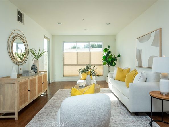 817 N ALFRED Street 205, Los Angeles CA 90069