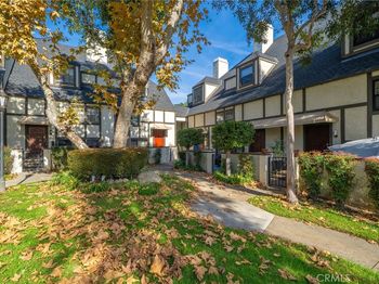 115 E Rosewood Court