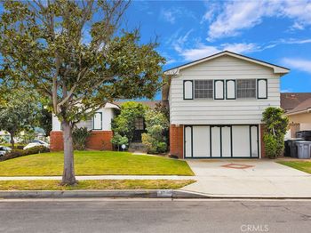 4718 White Court