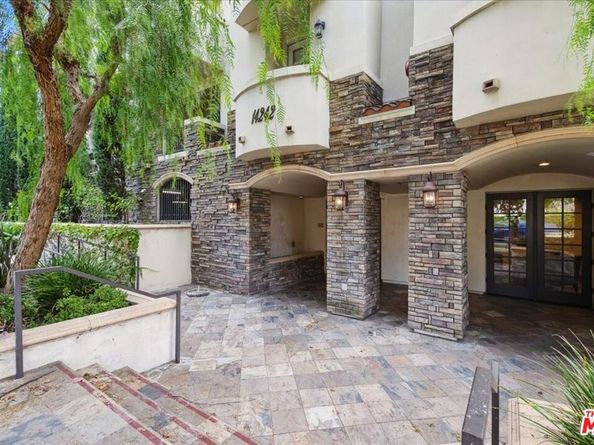 14242 Burbank Boulevard 103, Sherman Oaks CA 91401