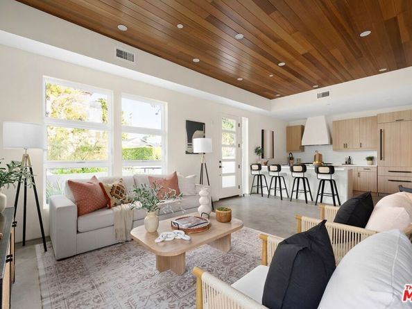 1011 N Ogden Drive 101, West Hollywood CA 90046