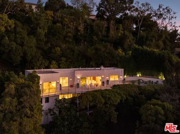 9422 Readcrest Drive