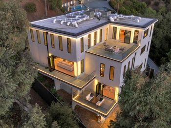 7966 Mulholland Drive