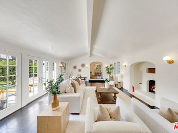 900 S Ridgeley Drive