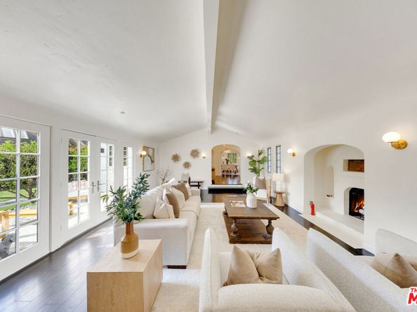 900 S Ridgeley Drive, Los Angeles CA 90036