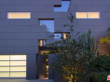 1201 CABRILLO Avenue