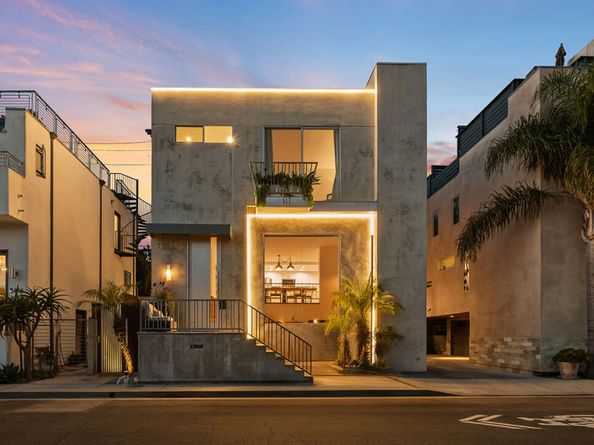 657 Mildred Avenue, Venice CA 90291