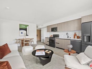 4506 Dockweiler Street