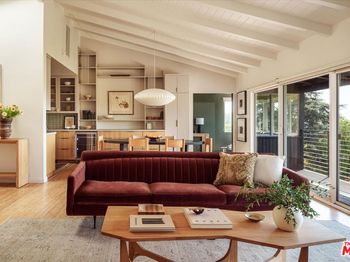 2015 Hollyvista Avenue