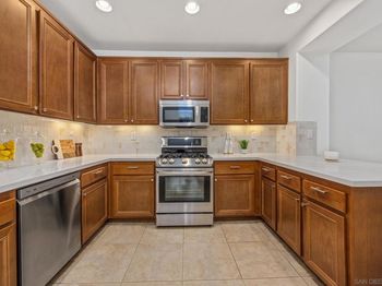 16913 Laurel Hill Ln