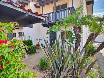 4202 Loma Riviera Ln