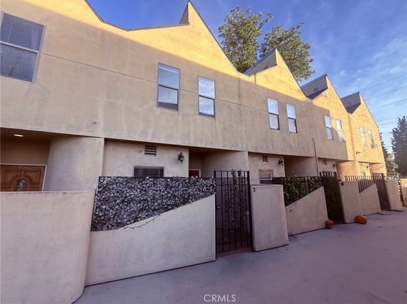 14256 Victory Boulevard 3, Van Nuys CA 91401