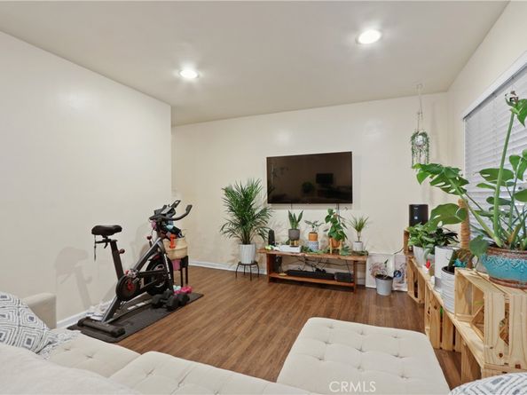 939 E Appleton Street 25, Long Beach CA 90802