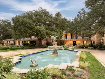 1220 Hillcrest Avenue