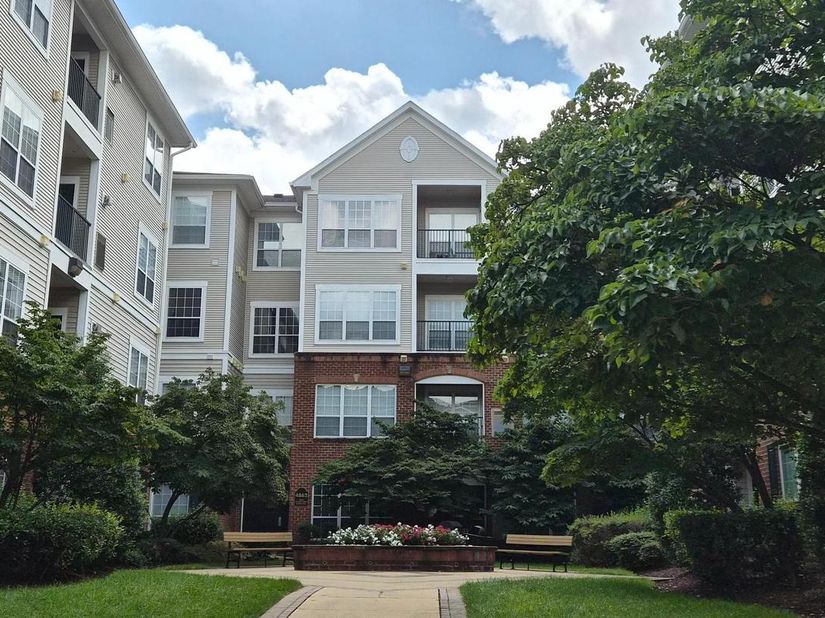 4862 Eisenhower Avenue 166, Alexandria VA 22304
