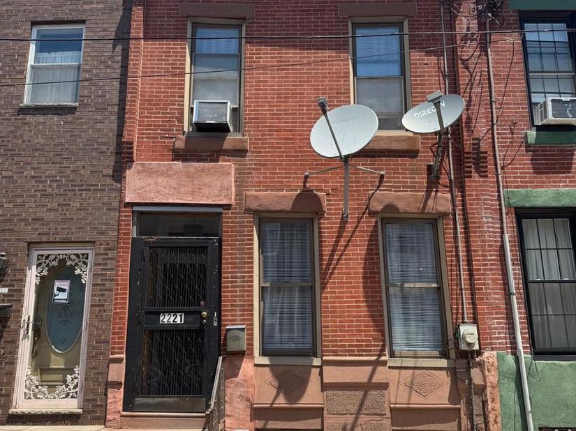 2221 Tasker Street, Philadelphia PA 19145