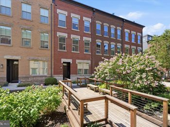 1428 S Leithgow Terrace
